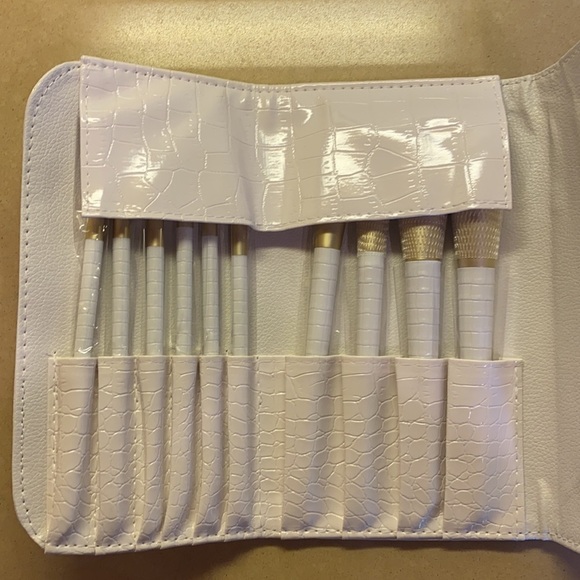 Brand New Makeup Brush Set - Picture 3 of 4